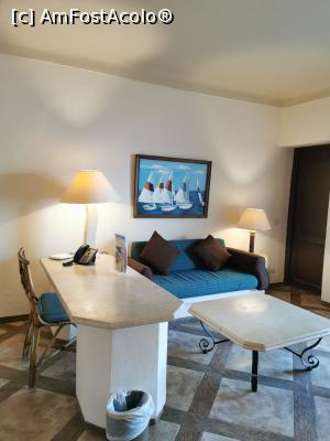 [P04] Canapeaua din cameră cu masa. » foto by Ioana0606
 - 
<span class="allrVoted glyphicon glyphicon-heart hidden" id="av1255356"></span>
<a class="m-l-10 hidden" id="sv1255356" onclick="voting_Foto_DelVot(,1255356,1745)" role="button">șterge vot <span class="glyphicon glyphicon-remove"></span></a>
<a id="v91255356" class=" c-red"  onclick="voting_Foto_SetVot(1255356)" role="button"><span class="glyphicon glyphicon-heart-empty"></span> <b>LIKE</b> = Votează poza</a> <img class="hidden"  id="f1255356W9" src="/imagini/loader.gif" border="0" /><span class="AjErrMes hidden" id="e1255356ErM"></span>