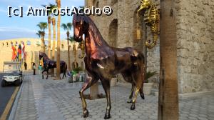 [P02] intrarea strajuita de doi falnici cai » foto by elenaadina
 - 
<span class="allrVoted glyphicon glyphicon-heart hidden" id="av1117969"></span>
<a class="m-l-10 hidden" id="sv1117969" onclick="voting_Foto_DelVot(,1117969,1745)" role="button">șterge vot <span class="glyphicon glyphicon-remove"></span></a>
<a id="v91117969" class=" c-red"  onclick="voting_Foto_SetVot(1117969)" role="button"><span class="glyphicon glyphicon-heart-empty"></span> <b>LIKE</b> = Votează poza</a> <img class="hidden"  id="f1117969W9" src="/imagini/loader.gif" border="0" /><span class="AjErrMes hidden" id="e1117969ErM"></span>