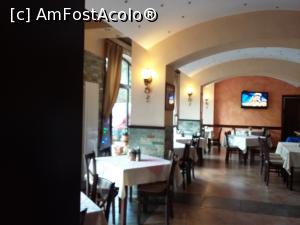 [P03] Restaurantul » foto by FrancescaClara
 - 
<span class="allrVoted glyphicon glyphicon-heart hidden" id="av934860"></span>
<a class="m-l-10 hidden" id="sv934860" onclick="voting_Foto_DelVot(,934860,1746)" role="button">șterge vot <span class="glyphicon glyphicon-remove"></span></a>
<a id="v9934860" class=" c-red"  onclick="voting_Foto_SetVot(934860)" role="button"><span class="glyphicon glyphicon-heart-empty"></span> <b>LIKE</b> = Votează poza</a> <img class="hidden"  id="f934860W9" src="/imagini/loader.gif" border="0" /><span class="AjErrMes hidden" id="e934860ErM"></span>