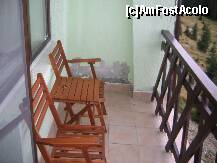 [P11] Balconul, balustrada era frumoasa, dar nu prea bine fixata. » foto by sforicel
 - 
<span class="allrVoted glyphicon glyphicon-heart hidden" id="av177989"></span>
<a class="m-l-10 hidden" id="sv177989" onclick="voting_Foto_DelVot(,177989,1755)" role="button">șterge vot <span class="glyphicon glyphicon-remove"></span></a>
<a id="v9177989" class=" c-red"  onclick="voting_Foto_SetVot(177989)" role="button"><span class="glyphicon glyphicon-heart-empty"></span> <b>LIKE</b> = Votează poza</a> <img class="hidden"  id="f177989W9" src="/imagini/loader.gif" border="0" /><span class="AjErrMes hidden" id="e177989ErM"></span>