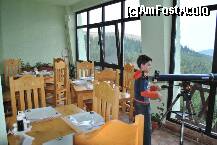 [P13] Restaurantul, partea pentru fumatori. » foto by sforicel
 - 
<span class="allrVoted glyphicon glyphicon-heart hidden" id="av177991"></span>
<a class="m-l-10 hidden" id="sv177991" onclick="voting_Foto_DelVot(,177991,1755)" role="button">șterge vot <span class="glyphicon glyphicon-remove"></span></a>
<a id="v9177991" class=" c-red"  onclick="voting_Foto_SetVot(177991)" role="button"><span class="glyphicon glyphicon-heart-empty"></span> <b>LIKE</b> = Votează poza</a> <img class="hidden"  id="f177991W9" src="/imagini/loader.gif" border="0" /><span class="AjErrMes hidden" id="e177991ErM"></span>