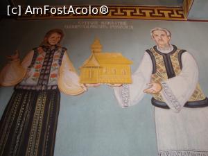 [P22] Tabloul votiv al lăcașului de cult - ctitorii Elisabeta și Procopie Petrescu (părinții arhiepiscopului Tomisului, Teodosie Petrescu). » foto by Floryn81
 - 
<span class="allrVoted glyphicon glyphicon-heart hidden" id="av757558"></span>
<a class="m-l-10 hidden" id="sv757558" onclick="voting_Foto_DelVot(,757558,1782)" role="button">șterge vot <span class="glyphicon glyphicon-remove"></span></a>
<a id="v9757558" class=" c-red"  onclick="voting_Foto_SetVot(757558)" role="button"><span class="glyphicon glyphicon-heart-empty"></span> <b>LIKE</b> = Votează poza</a> <img class="hidden"  id="f757558W9" src="/imagini/loader.gif" border="0" /><span class="AjErrMes hidden" id="e757558ErM"></span>