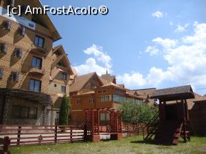 [P35] La plimbare prin curtea lăcașului de cult.  » foto by Floryn81
 - 
<span class="allrVoted glyphicon glyphicon-heart hidden" id="av757571"></span>
<a class="m-l-10 hidden" id="sv757571" onclick="voting_Foto_DelVot(,757571,1782)" role="button">șterge vot <span class="glyphicon glyphicon-remove"></span></a>
<a id="v9757571" class=" c-red"  onclick="voting_Foto_SetVot(757571)" role="button"><span class="glyphicon glyphicon-heart-empty"></span> <b>LIKE</b> = Votează poza</a> <img class="hidden"  id="f757571W9" src="/imagini/loader.gif" border="0" /><span class="AjErrMes hidden" id="e757571ErM"></span>