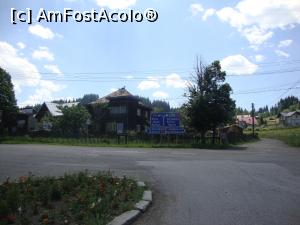 [P40] Am plecat de la Vatra Dornei; pe indicatoarele din imagine sunt trecute mai multe distanțe utile celor care ajung pe aceste frumoase meleaguri. Nouă ne-a plăcut la Vatra Dornei și sperăm să mai revenim cândva!  » foto by Floryn81
 - 
<span class="allrVoted glyphicon glyphicon-heart hidden" id="av757576"></span>
<a class="m-l-10 hidden" id="sv757576" onclick="voting_Foto_DelVot(,757576,1782)" role="button">șterge vot <span class="glyphicon glyphicon-remove"></span></a>
<a id="v9757576" class=" c-red"  onclick="voting_Foto_SetVot(757576)" role="button"><span class="glyphicon glyphicon-heart-empty"></span> <b>LIKE</b> = Votează poza</a> <img class="hidden"  id="f757576W9" src="/imagini/loader.gif" border="0" /><span class="AjErrMes hidden" id="e757576ErM"></span>