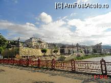 [P10] pod peste apa Dornei in directia parcului » foto by cosminp
 - 
<span class="allrVoted glyphicon glyphicon-heart hidden" id="av103561"></span>
<a class="m-l-10 hidden" id="sv103561" onclick="voting_Foto_DelVot(,103561,1782)" role="button">șterge vot <span class="glyphicon glyphicon-remove"></span></a>
<a id="v9103561" class=" c-red"  onclick="voting_Foto_SetVot(103561)" role="button"><span class="glyphicon glyphicon-heart-empty"></span> <b>LIKE</b> = Votează poza</a> <img class="hidden"  id="f103561W9" src="/imagini/loader.gif" border="0" /><span class="AjErrMes hidden" id="e103561ErM"></span>