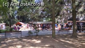 [P40] bazar in Parcul Central din Vatra Dornei » foto by andromeda
 - 
<span class="allrVoted glyphicon glyphicon-heart hidden" id="av836389"></span>
<a class="m-l-10 hidden" id="sv836389" onclick="voting_Foto_DelVot(,836389,1782)" role="button">șterge vot <span class="glyphicon glyphicon-remove"></span></a>
<a id="v9836389" class=" c-red"  onclick="voting_Foto_SetVot(836389)" role="button"><span class="glyphicon glyphicon-heart-empty"></span> <b>LIKE</b> = Votează poza</a> <img class="hidden"  id="f836389W9" src="/imagini/loader.gif" border="0" /><span class="AjErrMes hidden" id="e836389ErM"></span>