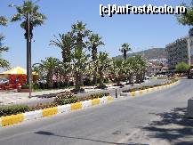 [P01] bulevardul de pe faleza ,Kusadasi » foto by bonapart3
 - 
<span class="allrVoted glyphicon glyphicon-heart hidden" id="av333173"></span>
<a class="m-l-10 hidden" id="sv333173" onclick="voting_Foto_DelVot(,333173,1788)" role="button">șterge vot <span class="glyphicon glyphicon-remove"></span></a>
<a id="v9333173" class=" c-red"  onclick="voting_Foto_SetVot(333173)" role="button"><span class="glyphicon glyphicon-heart-empty"></span> <b>LIKE</b> = Votează poza</a> <img class="hidden"  id="f333173W9" src="/imagini/loader.gif" border="0" /><span class="AjErrMes hidden" id="e333173ErM"></span>