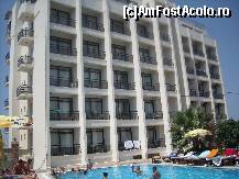 [P10] hotelul, fata de pe partea piscinei » foto by iutza09
 - 
<span class="allrVoted glyphicon glyphicon-heart hidden" id="av355553"></span>
<a class="m-l-10 hidden" id="sv355553" onclick="voting_Foto_DelVot(,355553,1788)" role="button">șterge vot <span class="glyphicon glyphicon-remove"></span></a>
<a id="v9355553" class=" c-red"  onclick="voting_Foto_SetVot(355553)" role="button"><span class="glyphicon glyphicon-heart-empty"></span> <b>LIKE</b> = Votează poza</a> <img class="hidden"  id="f355553W9" src="/imagini/loader.gif" border="0" /><span class="AjErrMes hidden" id="e355553ErM"></span>