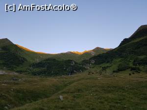 [P14] Ultimele raze de soare mângâiau piscurile din jur. » foto by Floryn81
 - 
<span class="allrVoted glyphicon glyphicon-heart hidden" id="av1181400"></span>
<a class="m-l-10 hidden" id="sv1181400" onclick="voting_Foto_DelVot(,1181400,1790)" role="button">șterge vot <span class="glyphicon glyphicon-remove"></span></a>
<a id="v91181400" class=" c-red"  onclick="voting_Foto_SetVot(1181400)" role="button"><span class="glyphicon glyphicon-heart-empty"></span> <b>LIKE</b> = Votează poza</a> <img class="hidden"  id="f1181400W9" src="/imagini/loader.gif" border="0" /><span class="AjErrMes hidden" id="e1181400ErM"></span>