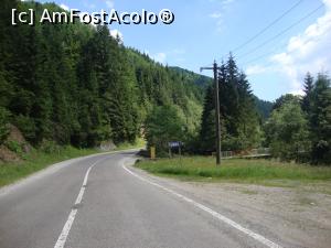 [P19] Indicatorul de pe partea dreaptă arată intrarea pe drumul forestier spre Cabana Cumpăna (prin coada lacului de acumulare Vidraru).  » foto by Floryn81
 - 
<span class="allrVoted glyphicon glyphicon-heart hidden" id="av886318"></span>
<a class="m-l-10 hidden" id="sv886318" onclick="voting_Foto_DelVot(,886318,1790)" role="button">șterge vot <span class="glyphicon glyphicon-remove"></span></a>
<a id="v9886318" class=" c-red"  onclick="voting_Foto_SetVot(886318)" role="button"><span class="glyphicon glyphicon-heart-empty"></span> <b>LIKE</b> = Votează poza</a> <img class="hidden"  id="f886318W9" src="/imagini/loader.gif" border="0" /><span class="AjErrMes hidden" id="e886318ErM"></span>