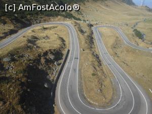 [P05] Transfăgărășan - Șerpuirea drumului în urcuș. » foto by iulianic
 - 
<span class="allrVoted glyphicon glyphicon-heart hidden" id="av1338770"></span>
<a class="m-l-10 hidden" id="sv1338770" onclick="voting_Foto_DelVot(,1338770,1790)" role="button">șterge vot <span class="glyphicon glyphicon-remove"></span></a>
<a id="v91338770" class=" c-red"  onclick="voting_Foto_SetVot(1338770)" role="button"><span class="glyphicon glyphicon-heart-empty"></span> <b>LIKE</b> = Votează poza</a> <img class="hidden"  id="f1338770W9" src="/imagini/loader.gif" border="0" /><span class="AjErrMes hidden" id="e1338770ErM"></span>