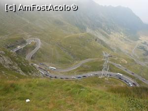 [P14] Transfăgărășan - Șerpuirea gri a drumului în zi de weekend. » foto by iulianic
 - 
<span class="allrVoted glyphicon glyphicon-heart hidden" id="av1382171"></span>
<a class="m-l-10 hidden" id="sv1382171" onclick="voting_Foto_DelVot(,1382171,1790)" role="button">șterge vot <span class="glyphicon glyphicon-remove"></span></a>
<a id="v91382171" class=" c-red"  onclick="voting_Foto_SetVot(1382171)" role="button"><span class="glyphicon glyphicon-heart-empty"></span> <b>LIKE</b> = Votează poza</a> <img class="hidden"  id="f1382171W9" src="/imagini/loader.gif" border="0" /><span class="AjErrMes hidden" id="e1382171ErM"></span>