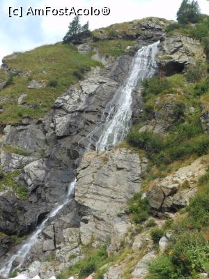[P07] Transfăgărășan - Cascada Capra, o cădere de apă de 40 m. » foto by iulianic
 - 
<span class="allrVoted glyphicon glyphicon-heart hidden" id="av1382164"></span>
<a class="m-l-10 hidden" id="sv1382164" onclick="voting_Foto_DelVot(,1382164,1790)" role="button">șterge vot <span class="glyphicon glyphicon-remove"></span></a>
<a id="v91382164" class=" c-red"  onclick="voting_Foto_SetVot(1382164)" role="button"><span class="glyphicon glyphicon-heart-empty"></span> <b>LIKE</b> = Votează poza</a> <img class="hidden"  id="f1382164W9" src="/imagini/loader.gif" border="0" /><span class="AjErrMes hidden" id="e1382164ErM"></span>