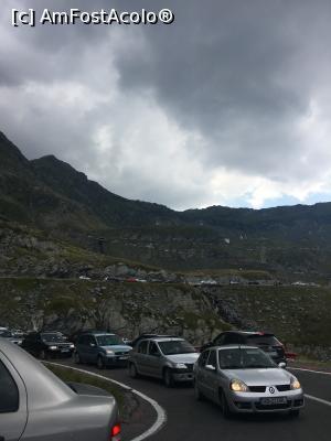 [P17] După Tunelul Bâlea, spre Bâlea Cascadă. Mașinile din contrasens urcau spre Bâlea Lac » foto by Yersinia Pestis
 - 
<span class="allrVoted glyphicon glyphicon-heart hidden" id="av903849"></span>
<a class="m-l-10 hidden" id="sv903849" onclick="voting_Foto_DelVot(,903849,1790)" role="button">șterge vot <span class="glyphicon glyphicon-remove"></span></a>
<a id="v9903849" class=" c-red"  onclick="voting_Foto_SetVot(903849)" role="button"><span class="glyphicon glyphicon-heart-empty"></span> <b>LIKE</b> = Votează poza</a> <img class="hidden"  id="f903849W9" src="/imagini/loader.gif" border="0" /><span class="AjErrMes hidden" id="e903849ErM"></span>