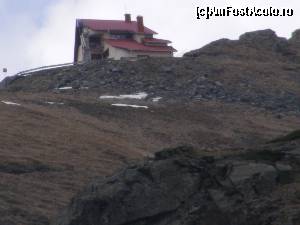 [P26] Refugiul vazut de aproape, de la cateva sute de metri pe verticala.  » foto by liviu49
 - 
<span class="allrVoted glyphicon glyphicon-heart hidden" id="av679120"></span>
<a class="m-l-10 hidden" id="sv679120" onclick="voting_Foto_DelVot(,679120,1790)" role="button">șterge vot <span class="glyphicon glyphicon-remove"></span></a>
<a id="v9679120" class=" c-red"  onclick="voting_Foto_SetVot(679120)" role="button"><span class="glyphicon glyphicon-heart-empty"></span> <b>LIKE</b> = Votează poza</a> <img class="hidden"  id="f679120W9" src="/imagini/loader.gif" border="0" /><span class="AjErrMes hidden" id="e679120ErM"></span>