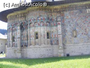 [P04] Fresca exterioara pe peretele nordic al bisericii. Este cea mai bine pastrata fresca exterioara pe peretele nordic dintre toate manastirile pictate pe exterior din Bucovina.  » foto by liviu49
 - 
<span class="allrVoted glyphicon glyphicon-heart hidden" id="av1038518"></span>
<a class="m-l-10 hidden" id="sv1038518" onclick="voting_Foto_DelVot(,1038518,1792)" role="button">șterge vot <span class="glyphicon glyphicon-remove"></span></a>
<a id="v91038518" class=" c-red"  onclick="voting_Foto_SetVot(1038518)" role="button"><span class="glyphicon glyphicon-heart-empty"></span> <b>LIKE</b> = Votează poza</a> <img class="hidden"  id="f1038518W9" src="/imagini/loader.gif" border="0" /><span class="AjErrMes hidden" id="e1038518ErM"></span>