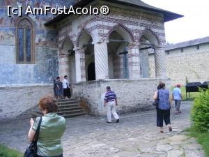 [P07] Pridvorul de intrare in biserica » foto by liviu49
 - 
<span class="allrVoted glyphicon glyphicon-heart hidden" id="av1038521"></span>
<a class="m-l-10 hidden" id="sv1038521" onclick="voting_Foto_DelVot(,1038521,1792)" role="button">șterge vot <span class="glyphicon glyphicon-remove"></span></a>
<a id="v91038521" class=" c-red"  onclick="voting_Foto_SetVot(1038521)" role="button"><span class="glyphicon glyphicon-heart-empty"></span> <b>LIKE</b> = Votează poza</a> <img class="hidden"  id="f1038521W9" src="/imagini/loader.gif" border="0" /><span class="AjErrMes hidden" id="e1038521ErM"></span>