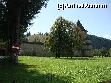[P01] Unul din turnurile Manastirii Sucevita, vazut din exterior » foto by valimi
 - 
<span class="allrVoted glyphicon glyphicon-heart hidden" id="av147490"></span>
<a class="m-l-10 hidden" id="sv147490" onclick="voting_Foto_DelVot(,147490,1792)" role="button">șterge vot <span class="glyphicon glyphicon-remove"></span></a>
<a id="v9147490" class=" c-red"  onclick="voting_Foto_SetVot(147490)" role="button"><span class="glyphicon glyphicon-heart-empty"></span> <b>LIKE</b> = Votează poza</a> <img class="hidden"  id="f147490W9" src="/imagini/loader.gif" border="0" /><span class="AjErrMes hidden" id="e147490ErM"></span>