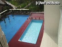 [P13] Hotel Continental - Piscina exterioara vazuta din camera » foto by Lumis66
 - 
<span class="allrVoted glyphicon glyphicon-heart hidden" id="av198466"></span>
<a class="m-l-10 hidden" id="sv198466" onclick="voting_Foto_DelVot(,198466,1802)" role="button">șterge vot <span class="glyphicon glyphicon-remove"></span></a>
<a id="v9198466" class=" c-red"  onclick="voting_Foto_SetVot(198466)" role="button"><span class="glyphicon glyphicon-heart-empty"></span> <b>LIKE</b> = Votează poza</a> <img class="hidden"  id="f198466W9" src="/imagini/loader.gif" border="0" /><span class="AjErrMes hidden" id="e198466ErM"></span>