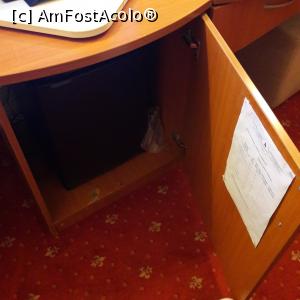 [P12] frigiderul cu minibar » foto by silvia tudoran
 - 
<span class="allrVoted glyphicon glyphicon-heart hidden" id="av1031184"></span>
<a class="m-l-10 hidden" id="sv1031184" onclick="voting_Foto_DelVot(,1031184,1823)" role="button">șterge vot <span class="glyphicon glyphicon-remove"></span></a>
<a id="v91031184" class=" c-red"  onclick="voting_Foto_SetVot(1031184)" role="button"><span class="glyphicon glyphicon-heart-empty"></span> <b>LIKE</b> = Votează poza</a> <img class="hidden"  id="f1031184W9" src="/imagini/loader.gif" border="0" /><span class="AjErrMes hidden" id="e1031184ErM"></span>