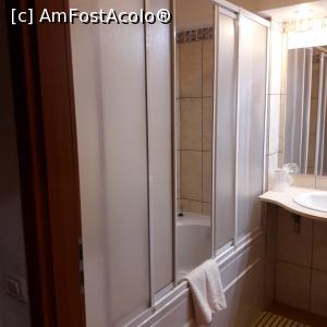 [P06] grupul sanitar din camera noastră » foto by silvia tudoran
 - 
<span class="allrVoted glyphicon glyphicon-heart hidden" id="av1031178"></span>
<a class="m-l-10 hidden" id="sv1031178" onclick="voting_Foto_DelVot(,1031178,1823)" role="button">șterge vot <span class="glyphicon glyphicon-remove"></span></a>
<a id="v91031178" class=" c-red"  onclick="voting_Foto_SetVot(1031178)" role="button"><span class="glyphicon glyphicon-heart-empty"></span> <b>LIKE</b> = Votează poza</a> <img class="hidden"  id="f1031178W9" src="/imagini/loader.gif" border="0" /><span class="AjErrMes hidden" id="e1031178ErM"></span>