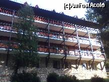 [P05] Hotel Bradul, Poiana Brasov. Se vad balcoanele destul de mari si exteriorul placat cu piatra de rau. Eu il gasesc interesant. » foto by sharky1973
 - 
<span class="allrVoted glyphicon glyphicon-heart hidden" id="av194156"></span>
<a class="m-l-10 hidden" id="sv194156" onclick="voting_Foto_DelVot(,194156,1828)" role="button">șterge vot <span class="glyphicon glyphicon-remove"></span></a>
<a id="v9194156" class=" c-red"  onclick="voting_Foto_SetVot(194156)" role="button"><span class="glyphicon glyphicon-heart-empty"></span> <b>LIKE</b> = Votează poza</a> <img class="hidden"  id="f194156W9" src="/imagini/loader.gif" border="0" /><span class="AjErrMes hidden" id="e194156ErM"></span>