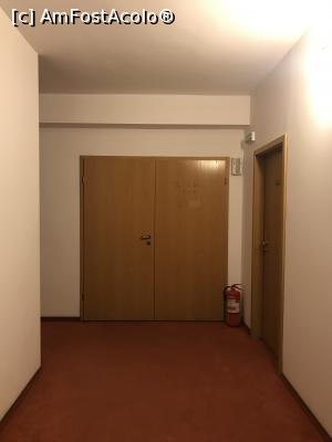 [P52] Către sala de conferințe » foto by krisstinna
 - 
<span class="allrVoted glyphicon glyphicon-heart hidden" id="av1041430"></span>
<a class="m-l-10 hidden" id="sv1041430" onclick="voting_Foto_DelVot(,1041430,1839)" role="button">șterge vot <span class="glyphicon glyphicon-remove"></span></a>
<a id="v91041430" class=" c-red"  onclick="voting_Foto_SetVot(1041430)" role="button"><span class="glyphicon glyphicon-heart-empty"></span> <b>LIKE</b> = Votează poza</a> <img class="hidden"  id="f1041430W9" src="/imagini/loader.gif" border="0" /><span class="AjErrMes hidden" id="e1041430ErM"></span>