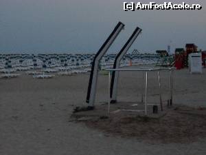 [P18] Elemente noi pe plaja din Albena:aceste dusuri care nu erau asa anul trecut » foto by kikiritzi
 - 
<span class="allrVoted glyphicon glyphicon-heart hidden" id="av565919"></span>
<a class="m-l-10 hidden" id="sv565919" onclick="voting_Foto_DelVot(,565919,1848)" role="button">șterge vot <span class="glyphicon glyphicon-remove"></span></a>
<a id="v9565919" class=" c-red"  onclick="voting_Foto_SetVot(565919)" role="button"><span class="glyphicon glyphicon-heart-empty"></span> <b>LIKE</b> = Votează poza</a> <img class="hidden"  id="f565919W9" src="/imagini/loader.gif" border="0" /><span class="AjErrMes hidden" id="e565919ErM"></span>