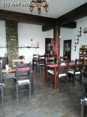 [P10] Restaurantul » foto by MaraMura
 - 
<span class="allrVoted glyphicon glyphicon-heart hidden" id="av1271502"></span>
<a class="m-l-10 hidden" id="sv1271502" onclick="voting_Foto_DelVot(,1271502,1865)" role="button">șterge vot <span class="glyphicon glyphicon-remove"></span></a>
<a id="v91271502" class=" c-red"  onclick="voting_Foto_SetVot(1271502)" role="button"><span class="glyphicon glyphicon-heart-empty"></span> <b>LIKE</b> = Votează poza</a> <img class="hidden"  id="f1271502W9" src="/imagini/loader.gif" border="0" /><span class="AjErrMes hidden" id="e1271502ErM"></span>