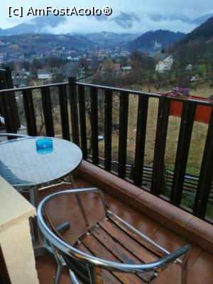 [P37] Balconul cu floricele si vedere la Bran » foto by MaraMura
 - 
<span class="allrVoted glyphicon glyphicon-heart hidden" id="av1271529"></span>
<a class="m-l-10 hidden" id="sv1271529" onclick="voting_Foto_DelVot(,1271529,1865)" role="button">șterge vot <span class="glyphicon glyphicon-remove"></span></a>
<a id="v91271529" class=" c-red"  onclick="voting_Foto_SetVot(1271529)" role="button"><span class="glyphicon glyphicon-heart-empty"></span> <b>LIKE</b> = Votează poza</a> <img class="hidden"  id="f1271529W9" src="/imagini/loader.gif" border="0" /><span class="AjErrMes hidden" id="e1271529ErM"></span>
