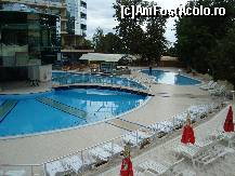 [P19] Piscina exterioara vazuta de pe terasa restaurantului » foto by corinne
 - 
<span class="allrVoted glyphicon glyphicon-heart hidden" id="av78139"></span>
<a class="m-l-10 hidden" id="sv78139" onclick="voting_Foto_DelVot(,78139,1866)" role="button">șterge vot <span class="glyphicon glyphicon-remove"></span></a>
<a id="v978139" class=" c-red"  onclick="voting_Foto_SetVot(78139)" role="button"><span class="glyphicon glyphicon-heart-empty"></span> <b>LIKE</b> = Votează poza</a> <img class="hidden"  id="f78139W9" src="/imagini/loader.gif" border="0" /><span class="AjErrMes hidden" id="e78139ErM"></span>