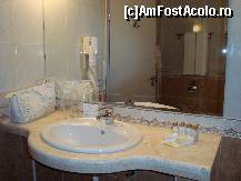 [P07] O parte din baia din hotelul Marina » foto by corinne
 - 
<span class="allrVoted glyphicon glyphicon-heart hidden" id="av78119"></span>
<a class="m-l-10 hidden" id="sv78119" onclick="voting_Foto_DelVot(,78119,1866)" role="button">șterge vot <span class="glyphicon glyphicon-remove"></span></a>
<a id="v978119" class=" c-red"  onclick="voting_Foto_SetVot(78119)" role="button"><span class="glyphicon glyphicon-heart-empty"></span> <b>LIKE</b> = Votează poza</a> <img class="hidden"  id="f78119W9" src="/imagini/loader.gif" border="0" /><span class="AjErrMes hidden" id="e78119ErM"></span>