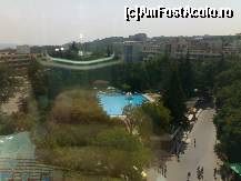 [P18] Vedere spre sud-vest. Se vede piscina hotelului vecin » foto by mugur007
 - 
<span class="allrVoted glyphicon glyphicon-heart hidden" id="av114924"></span>
<a class="m-l-10 hidden" id="sv114924" onclick="voting_Foto_DelVot(,114924,1866)" role="button">șterge vot <span class="glyphicon glyphicon-remove"></span></a>
<a id="v9114924" class=" c-red"  onclick="voting_Foto_SetVot(114924)" role="button"><span class="glyphicon glyphicon-heart-empty"></span> <b>LIKE</b> = Votează poza</a> <img class="hidden"  id="f114924W9" src="/imagini/loader.gif" border="0" /><span class="AjErrMes hidden" id="e114924ErM"></span>