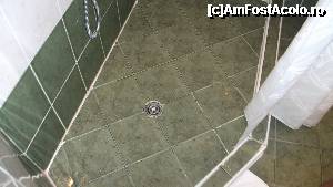 [P09] dusul fara cabina de dus, doar cu perdea :)  » foto by Alice_mihaela
 - 
<span class="allrVoted glyphicon glyphicon-heart hidden" id="av366652"></span>
<a class="m-l-10 hidden" id="sv366652" onclick="voting_Foto_DelVot(,366652,1871)" role="button">șterge vot <span class="glyphicon glyphicon-remove"></span></a>
<a id="v9366652" class=" c-red"  onclick="voting_Foto_SetVot(366652)" role="button"><span class="glyphicon glyphicon-heart-empty"></span> <b>LIKE</b> = Votează poza</a> <img class="hidden"  id="f366652W9" src="/imagini/loader.gif" border="0" /><span class="AjErrMes hidden" id="e366652ErM"></span>