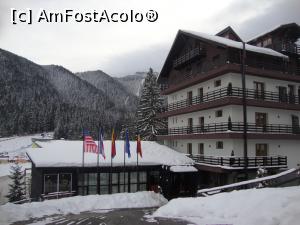[P01] Am ajuns la hotelul Royal din Poiana Brașov. Muntele deja ne făcea cu ochiul.  » foto by Floryn81
 - 
<span class="allrVoted glyphicon glyphicon-heart hidden" id="av827102"></span>
<a class="m-l-10 hidden" id="sv827102" onclick="voting_Foto_DelVot(,827102,1879)" role="button">șterge vot <span class="glyphicon glyphicon-remove"></span></a>
<a id="v9827102" class=" c-red"  onclick="voting_Foto_SetVot(827102)" role="button"><span class="glyphicon glyphicon-heart-empty"></span> <b>LIKE</b> = Votează poza</a> <img class="hidden"  id="f827102W9" src="/imagini/loader.gif" border="0" /><span class="AjErrMes hidden" id="e827102ErM"></span>
