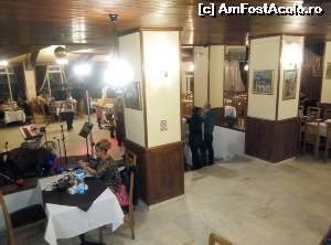 [P13] Restaurantul seara. Mesele erau rezervate pentru eveniment.  » foto by sophie_p*
 - 
<span class="allrVoted glyphicon glyphicon-heart hidden" id="av580924"></span>
<a class="m-l-10 hidden" id="sv580924" onclick="voting_Foto_DelVot(,580924,1883)" role="button">șterge vot <span class="glyphicon glyphicon-remove"></span></a>
<a id="v9580924" class=" c-red"  onclick="voting_Foto_SetVot(580924)" role="button"><span class="glyphicon glyphicon-heart-empty"></span> <b>LIKE</b> = Votează poza</a> <img class="hidden"  id="f580924W9" src="/imagini/loader.gif" border="0" /><span class="AjErrMes hidden" id="e580924ErM"></span>