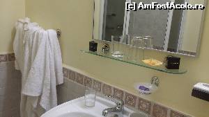 [P12] Hotel Belvedere, Predeal - camera nr. 322 - baia » foto by nicole33
 - 
<span class="allrVoted glyphicon glyphicon-heart hidden" id="av607607"></span>
<a class="m-l-10 hidden" id="sv607607" onclick="voting_Foto_DelVot(,607607,1883)" role="button">șterge vot <span class="glyphicon glyphicon-remove"></span></a>
<a id="v9607607" class=" c-red"  onclick="voting_Foto_SetVot(607607)" role="button"><span class="glyphicon glyphicon-heart-empty"></span> <b>LIKE</b> = Votează poza</a> <img class="hidden"  id="f607607W9" src="/imagini/loader.gif" border="0" /><span class="AjErrMes hidden" id="e607607ErM"></span>