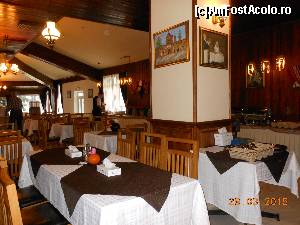 [P08] Hotel Belvedere - Predeal. Restaurantul în ultima zi, după servirea micului dejun.  » foto by iulianic
 - 
<span class="allrVoted glyphicon glyphicon-heart hidden" id="av606691"></span>
<a class="m-l-10 hidden" id="sv606691" onclick="voting_Foto_DelVot(,606691,1883)" role="button">șterge vot <span class="glyphicon glyphicon-remove"></span></a>
<a id="v9606691" class=" c-red"  onclick="voting_Foto_SetVot(606691)" role="button"><span class="glyphicon glyphicon-heart-empty"></span> <b>LIKE</b> = Votează poza</a> <img class="hidden"  id="f606691W9" src="/imagini/loader.gif" border="0" /><span class="AjErrMes hidden" id="e606691ErM"></span>