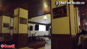 [P11] Imagine din restaurant, spre ringul de dans.  » foto by Costi
 - 
<span class="allrVoted glyphicon glyphicon-heart hidden" id="av607268"></span>
<a class="m-l-10 hidden" id="sv607268" onclick="voting_Foto_DelVot(,607268,1883)" role="button">șterge vot <span class="glyphicon glyphicon-remove"></span></a>
<a id="v9607268" class=" c-red"  onclick="voting_Foto_SetVot(607268)" role="button"><span class="glyphicon glyphicon-heart-empty"></span> <b>LIKE</b> = Votează poza</a> <img class="hidden"  id="f607268W9" src="/imagini/loader.gif" border="0" /><span class="AjErrMes hidden" id="e607268ErM"></span>