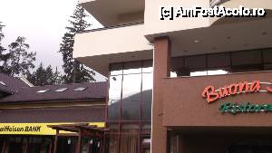 [P09] Alaturi de hotel, o agentie de la Raiffeisen Bank » foto by johnnyredlabel †
 - 
<span class="allrVoted glyphicon glyphicon-heart hidden" id="av409132"></span>
<a class="m-l-10 hidden" id="sv409132" onclick="voting_Foto_DelVot(,409132,1889)" role="button">șterge vot <span class="glyphicon glyphicon-remove"></span></a>
<a id="v9409132" class=" c-red"  onclick="voting_Foto_SetVot(409132)" role="button"><span class="glyphicon glyphicon-heart-empty"></span> <b>LIKE</b> = Votează poza</a> <img class="hidden"  id="f409132W9" src="/imagini/loader.gif" border="0" /><span class="AjErrMes hidden" id="e409132ErM"></span>