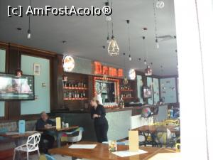 [P23] Barul din a doua clădire. La etaj era restaurantul.  » foto by Zoazore
 - 
<span class="allrVoted glyphicon glyphicon-heart hidden" id="av736767"></span>
<a class="m-l-10 hidden" id="sv736767" onclick="voting_Foto_DelVot(,736767,1913)" role="button">șterge vot <span class="glyphicon glyphicon-remove"></span></a>
<a id="v9736767" class=" c-red"  onclick="voting_Foto_SetVot(736767)" role="button"><span class="glyphicon glyphicon-heart-empty"></span> <b>LIKE</b> = Votează poza</a> <img class="hidden"  id="f736767W9" src="/imagini/loader.gif" border="0" /><span class="AjErrMes hidden" id="e736767ErM"></span>