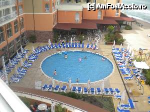 [P12] piscina pt copii, pozata din balconul camerei noastre.  » foto by coco codruta
 - 
<span class="allrVoted glyphicon glyphicon-heart hidden" id="av429415"></span>
<a class="m-l-10 hidden" id="sv429415" onclick="voting_Foto_DelVot(,429415,1924)" role="button">șterge vot <span class="glyphicon glyphicon-remove"></span></a>
<a id="v9429415" class=" c-red"  onclick="voting_Foto_SetVot(429415)" role="button"><span class="glyphicon glyphicon-heart-empty"></span> <b>LIKE</b> = Votează poza</a> <img class="hidden"  id="f429415W9" src="/imagini/loader.gif" border="0" /><span class="AjErrMes hidden" id="e429415ErM"></span>