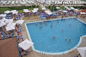 [P05] Piscina de adulti » foto by raduramona
 - 
<span class="allrVoted glyphicon glyphicon-heart hidden" id="av351644"></span>
<a class="m-l-10 hidden" id="sv351644" onclick="voting_Foto_DelVot(,351644,1924)" role="button">șterge vot <span class="glyphicon glyphicon-remove"></span></a>
<a id="v9351644" class=" c-red"  onclick="voting_Foto_SetVot(351644)" role="button"><span class="glyphicon glyphicon-heart-empty"></span> <b>LIKE</b> = Votează poza</a> <img class="hidden"  id="f351644W9" src="/imagini/loader.gif" border="0" /><span class="AjErrMes hidden" id="e351644ErM"></span>