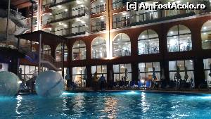 [P01] Piscina exterioara pt copii, seara » foto by bogdanmate
 - 
<span class="allrVoted glyphicon glyphicon-heart hidden" id="av667713"></span>
<a class="m-l-10 hidden" id="sv667713" onclick="voting_Foto_DelVot(,667713,1924)" role="button">șterge vot <span class="glyphicon glyphicon-remove"></span></a>
<a id="v9667713" class=" c-red"  onclick="voting_Foto_SetVot(667713)" role="button"><span class="glyphicon glyphicon-heart-empty"></span> <b>LIKE</b> = Votează poza</a> <img class="hidden"  id="f667713W9" src="/imagini/loader.gif" border="0" /><span class="AjErrMes hidden" id="e667713ErM"></span>