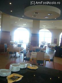 [P26] Hotel Sol Luna Bay - Obzor, in restaurant » foto by magdalena
 - 
<span class="allrVoted glyphicon glyphicon-heart hidden" id="av70963"></span>
<a class="m-l-10 hidden" id="sv70963" onclick="voting_Foto_DelVot(,70963,1924)" role="button">șterge vot <span class="glyphicon glyphicon-remove"></span></a>
<a id="v970963" class=" c-red"  onclick="voting_Foto_SetVot(70963)" role="button"><span class="glyphicon glyphicon-heart-empty"></span> <b>LIKE</b> = Votează poza</a> <img class="hidden"  id="f70963W9" src="/imagini/loader.gif" border="0" /><span class="AjErrMes hidden" id="e70963ErM"></span>