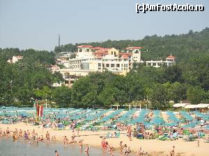 [P05] Plaja si hotelul Belleville vazute de pe pontonul de la Marina Royal Palace » foto by amanddor
 - 
<span class="allrVoted glyphicon glyphicon-heart hidden" id="av591252"></span>
<a class="m-l-10 hidden" id="sv591252" onclick="voting_Foto_DelVot(,591252,1929)" role="button">șterge vot <span class="glyphicon glyphicon-remove"></span></a>
<a id="v9591252" class=" c-red"  onclick="voting_Foto_SetVot(591252)" role="button"><span class="glyphicon glyphicon-heart-empty"></span> <b>LIKE</b> = Votează poza</a> <img class="hidden"  id="f591252W9" src="/imagini/loader.gif" border="0" /><span class="AjErrMes hidden" id="e591252ErM"></span>