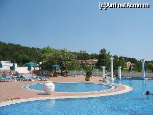 [P06] Piscina apropiata de Belleville si de Holiday Village.  » foto by amanddor
 - 
<span class="allrVoted glyphicon glyphicon-heart hidden" id="av591253"></span>
<a class="m-l-10 hidden" id="sv591253" onclick="voting_Foto_DelVot(,591253,1929)" role="button">șterge vot <span class="glyphicon glyphicon-remove"></span></a>
<a id="v9591253" class=" c-red"  onclick="voting_Foto_SetVot(591253)" role="button"><span class="glyphicon glyphicon-heart-empty"></span> <b>LIKE</b> = Votează poza</a> <img class="hidden"  id="f591253W9" src="/imagini/loader.gif" border="0" /><span class="AjErrMes hidden" id="e591253ErM"></span>