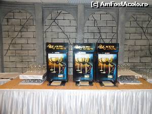 [P10] Cele 3 dozatoare de vin. De la stanga la dreapta: alb, roze, rosu » foto by fanespoitorul
 - 
<span class="allrVoted glyphicon glyphicon-heart hidden" id="av528955"></span>
<a class="m-l-10 hidden" id="sv528955" onclick="voting_Foto_DelVot(,528955,1929)" role="button">șterge vot <span class="glyphicon glyphicon-remove"></span></a>
<a id="v9528955" class=" c-red"  onclick="voting_Foto_SetVot(528955)" role="button"><span class="glyphicon glyphicon-heart-empty"></span> <b>LIKE</b> = Votează poza</a> <img class="hidden"  id="f528955W9" src="/imagini/loader.gif" border="0" /><span class="AjErrMes hidden" id="e528955ErM"></span>