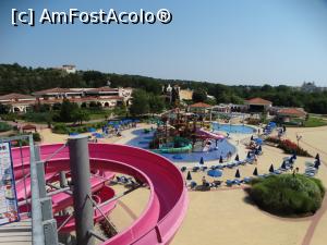 [P14] Vedere de sus către piscină și bar » foto by Kavarnap
 - 
<span class="allrVoted glyphicon glyphicon-heart hidden" id="av1178351"></span>
<a class="m-l-10 hidden" id="sv1178351" onclick="voting_Foto_DelVot(,1178351,1930)" role="button">șterge vot <span class="glyphicon glyphicon-remove"></span></a>
<a id="v91178351" class=" c-red"  onclick="voting_Foto_SetVot(1178351)" role="button"><span class="glyphicon glyphicon-heart-empty"></span> <b>LIKE</b> = Votează poza</a> <img class="hidden"  id="f1178351W9" src="/imagini/loader.gif" border="0" /><span class="AjErrMes hidden" id="e1178351ErM"></span>