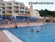 [P18] Zona piscinei principale, o parte din corpul F iar, in dreapta se vede intarea in Kyds-Club.  » foto by bobyrodin
 - 
<span class="allrVoted glyphicon glyphicon-heart hidden" id="av401319"></span>
<a class="m-l-10 hidden" id="sv401319" onclick="voting_Foto_DelVot(,401319,1932)" role="button">șterge vot <span class="glyphicon glyphicon-remove"></span></a>
<a id="v9401319" class=" c-red"  onclick="voting_Foto_SetVot(401319)" role="button"><span class="glyphicon glyphicon-heart-empty"></span> <b>LIKE</b> = Votează poza</a> <img class="hidden"  id="f401319W9" src="/imagini/loader.gif" border="0" /><span class="AjErrMes hidden" id="e401319ErM"></span>